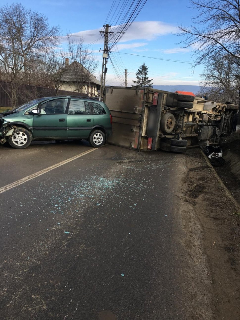 Trei persoane rănite într-un accident în Gulia, transportate la spital pentru îngrijiri 8053