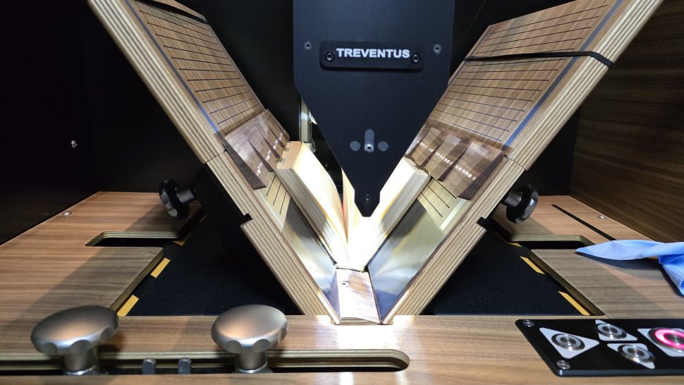 Biblioteca USV, prima din țară cu un ultrascanner de ultimă generație 8224