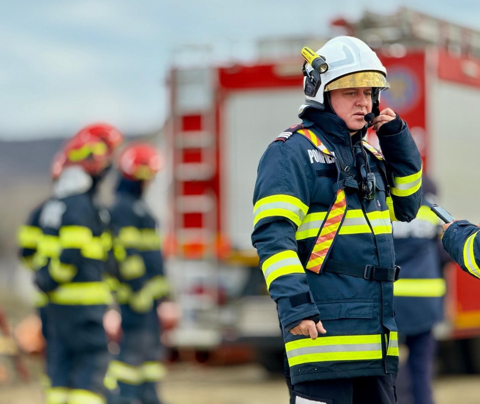 Intervenție contracronometru în Prisăcani: Bărbat salvat după ce un mal de pământ s-a prăbușit peste el 8202