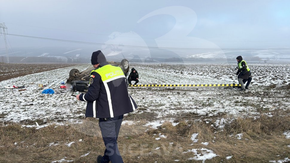 Două autoturisme ajunse pe câmp într-un accident rutier, la Cumpărătura 8287