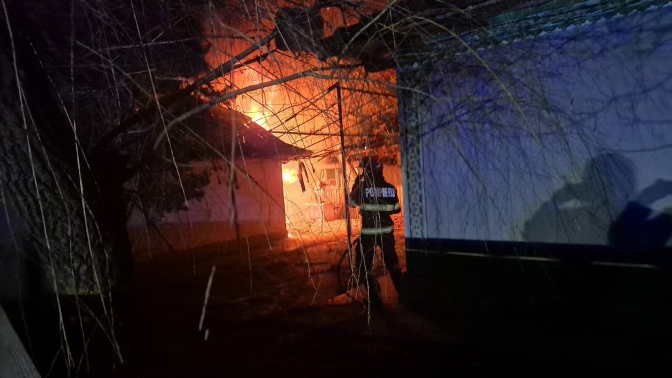 Mai multe incendii izbucnite în județul Botoșani, în acest weekend 8270