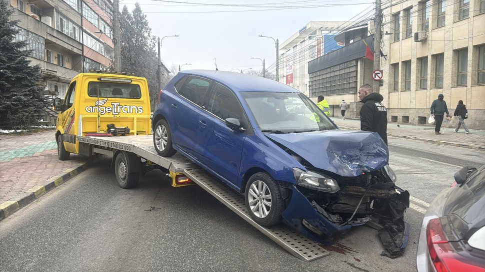 Bulevardul Ana Ipătescu, scena unui nou accident rutier cu două mașini implicate 8295