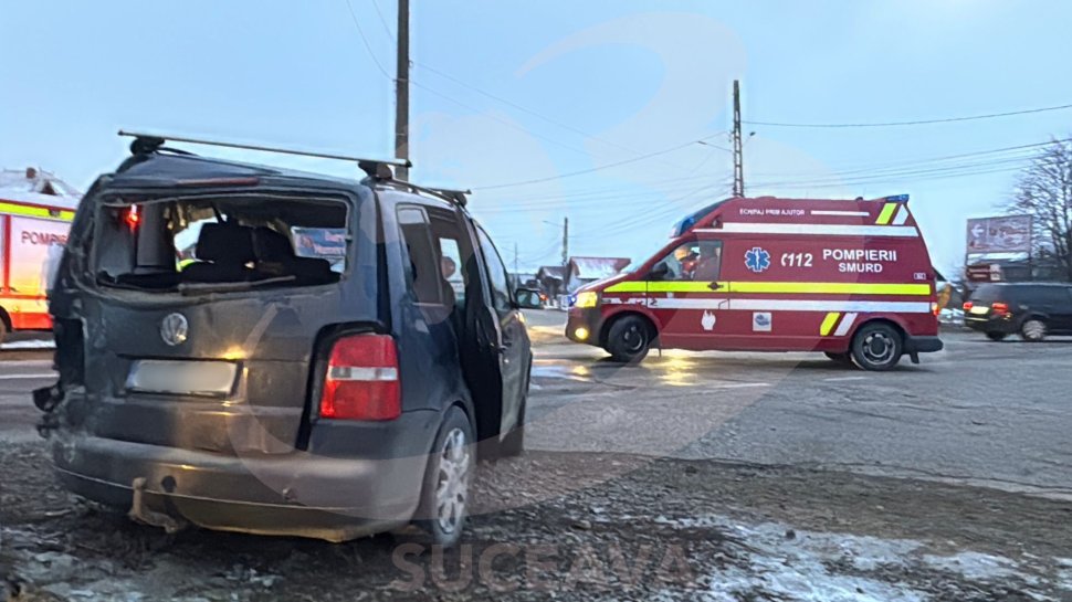 Impact puternic produs între două mașini, într-o intersecție din Cornu Luncii 8315