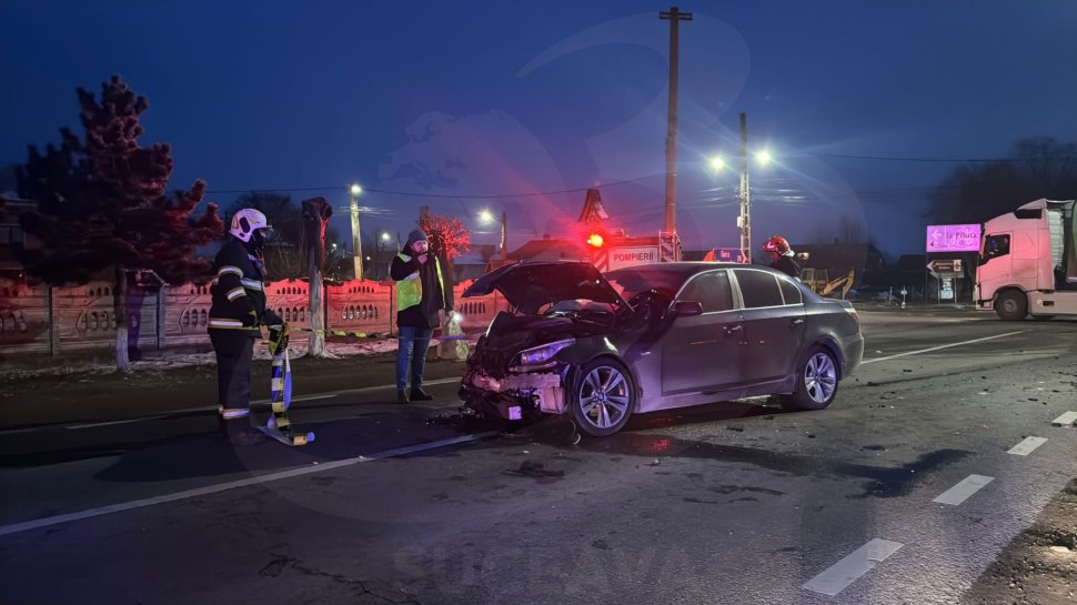 Impact puternic produs între două mașini, într-o intersecție din Cornu Luncii 8320