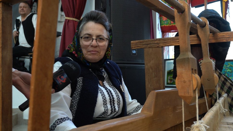 Șezătoarea vicovenilor: fusul toarce, cântecul răsună, tradiția dăinuie! 8360