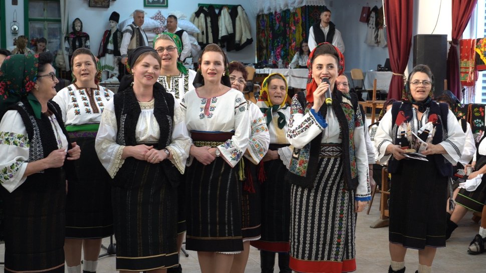 Șezătoarea vicovenilor: fusul toarce, cântecul răsună, tradiția dăinuie! 8364