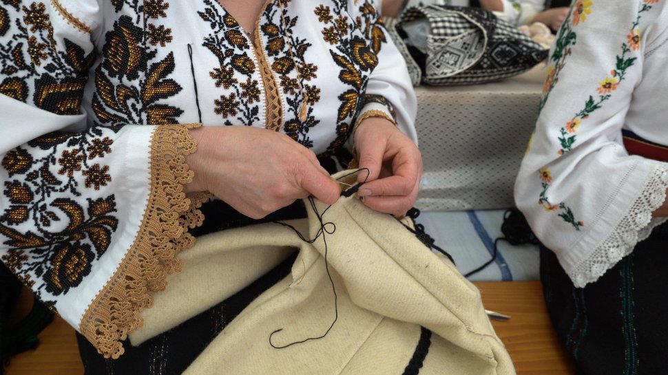 Șezătoarea vicovenilor: fusul toarce, cântecul răsună, tradiția dăinuie! 8365