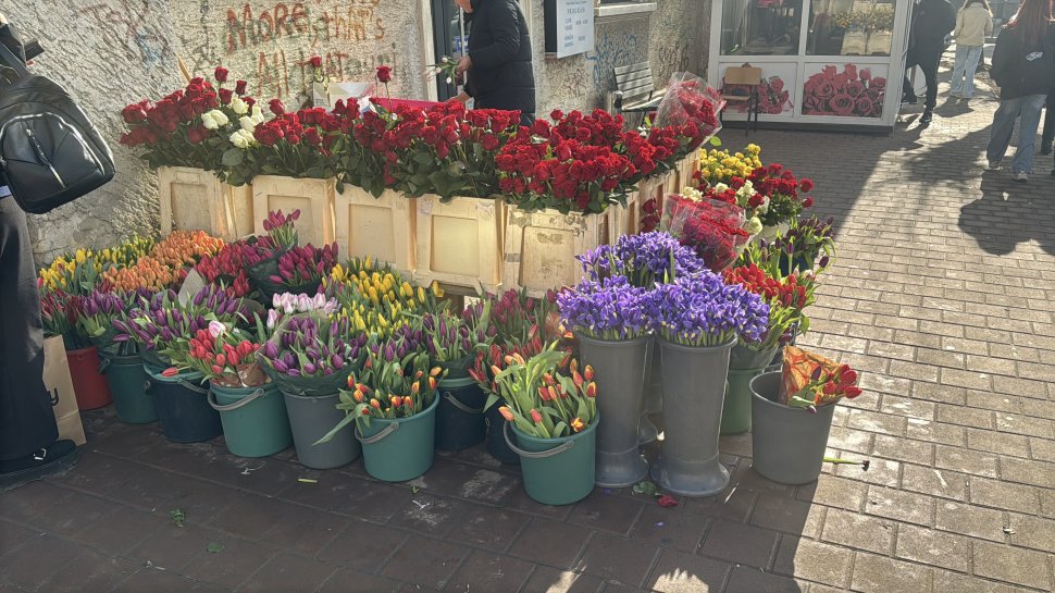 Sucevenii au luat cu asalt florăriile de Valentine`s Day 8407
