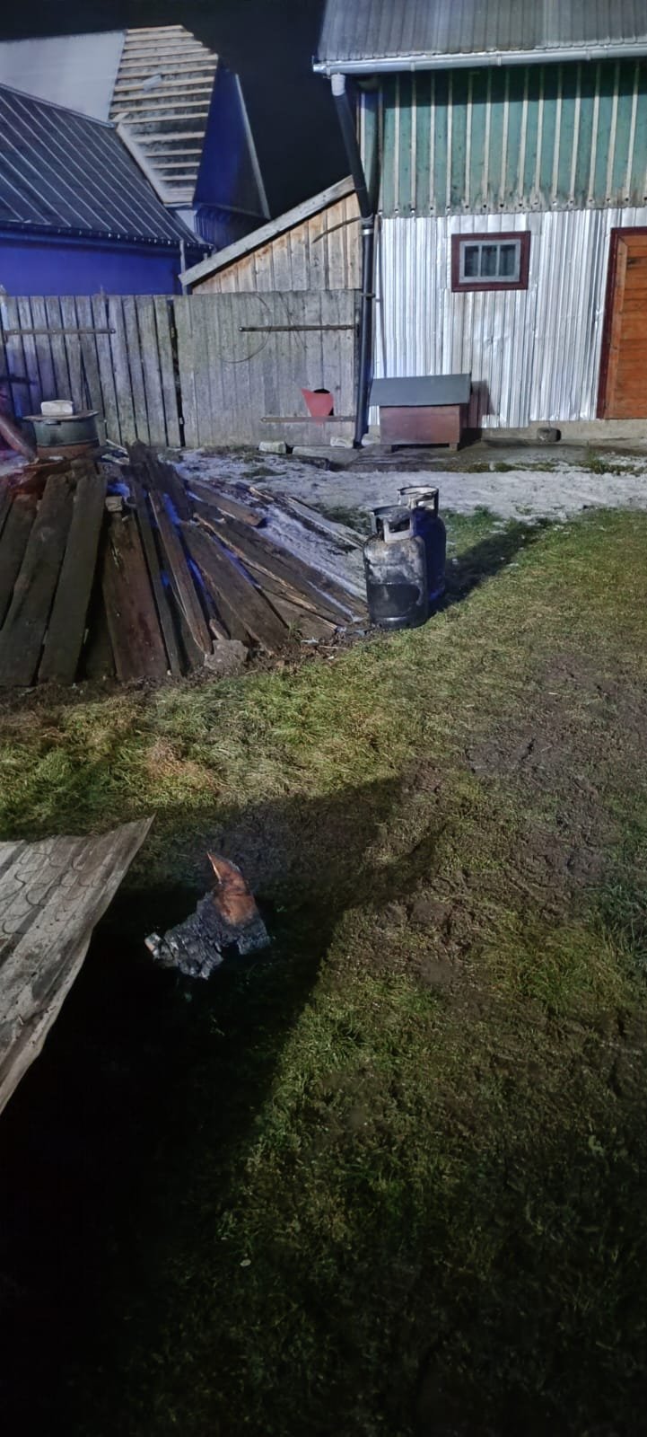 Tragedie la Frătăuții Noi: Bărbat de 91 de ani, carbonizat într-un incendiu 8391