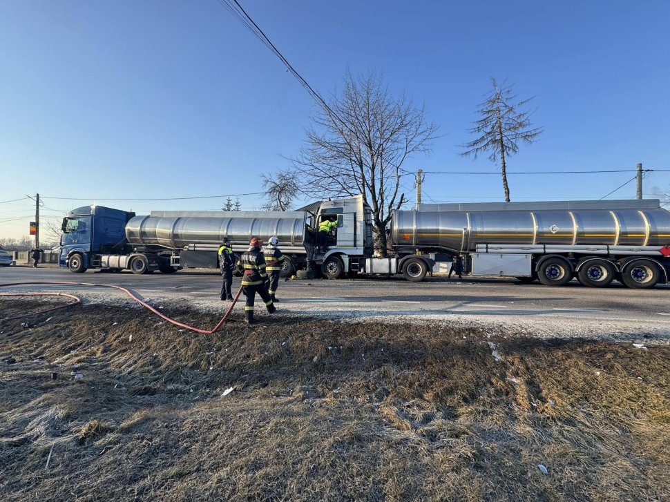 Două cisterne s-au ciocnit pe drumul E85, în zona Vadu Moldovei 8556