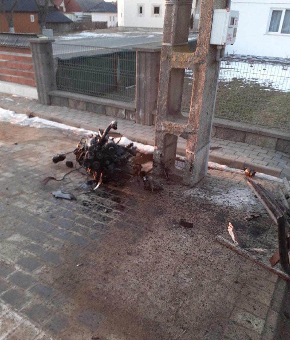 Șofer transportat la spital, mașină distrusă într-un accident la Vicovu de Sus 8608