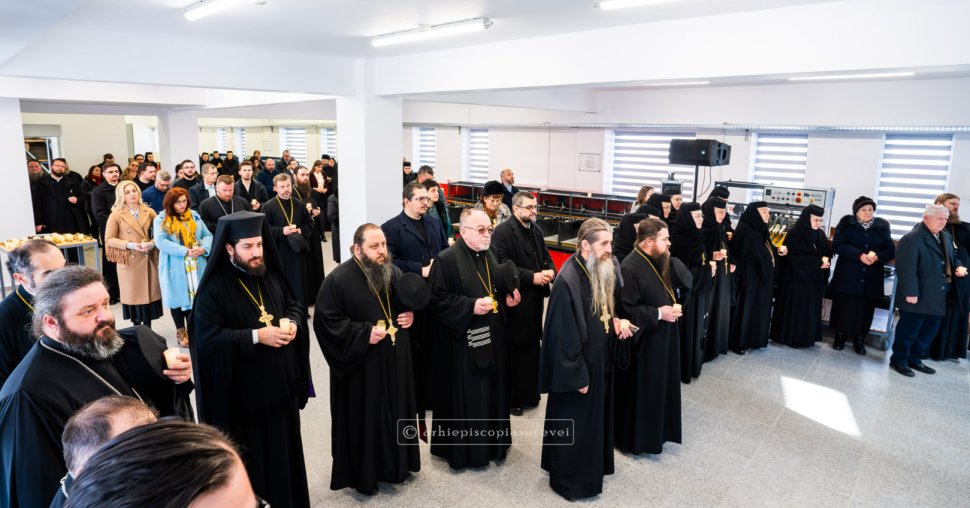 A fost sfințit Ansamblul Administrativ al Arhiepiscopiei Sucevei și Rădăuților 8808
