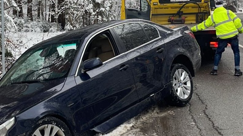 Șase persoane au fost implicate într-un accident cu două autoturisme, la Șaru Dornei 8839