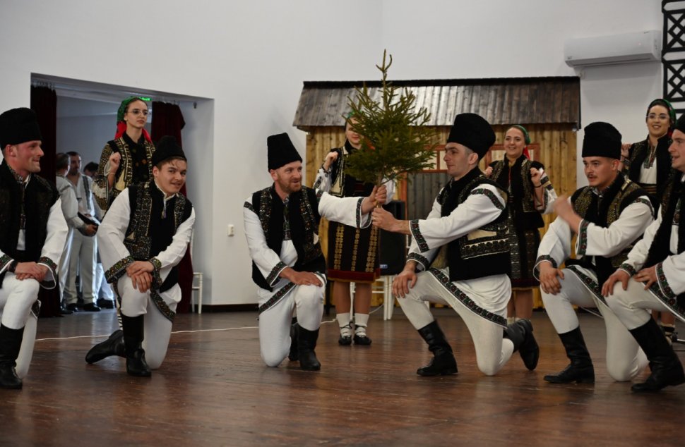 Folclorul autentic, sărbătorit în Țara Dornelor la festivalurile „Comori de Suflet Românesc” și „Cântec din Țara de Sus” 8899