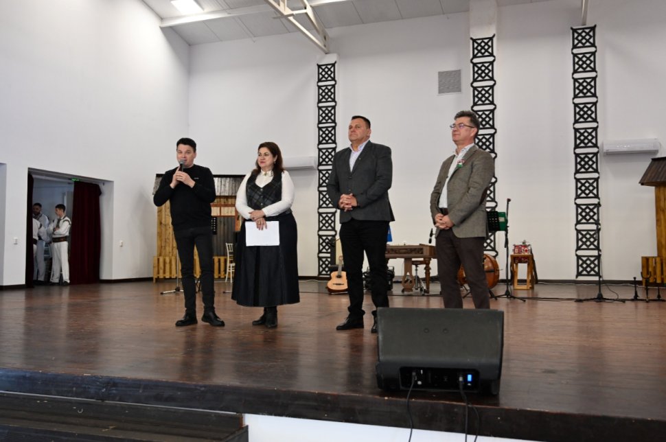 Folclorul autentic, sărbătorit în Țara Dornelor la festivalurile „Comori de Suflet Românesc” și „Cântec din Țara de Sus” 8901