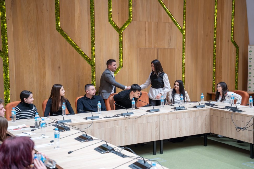 Gheorghe Șoldan promite sprijin pentru inițiativele elevilor și tinerilor 8954