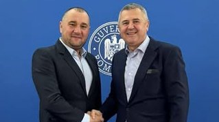 Proiect pentru asfaltarea a 10 km de drumuri din Mitocu Dragormirnei, semnat vineri la Ministerul Dezvoltării 9002