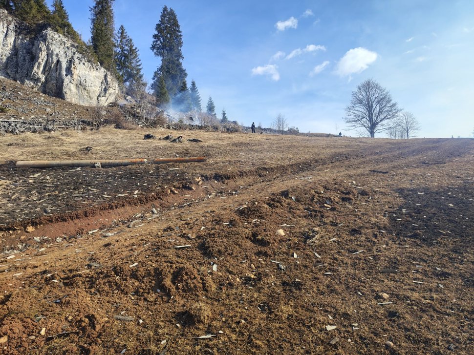 Intervenție dificilă la un incendiu izbucnit în cătunul Fluturica, din comuna Cârlibaba 9119