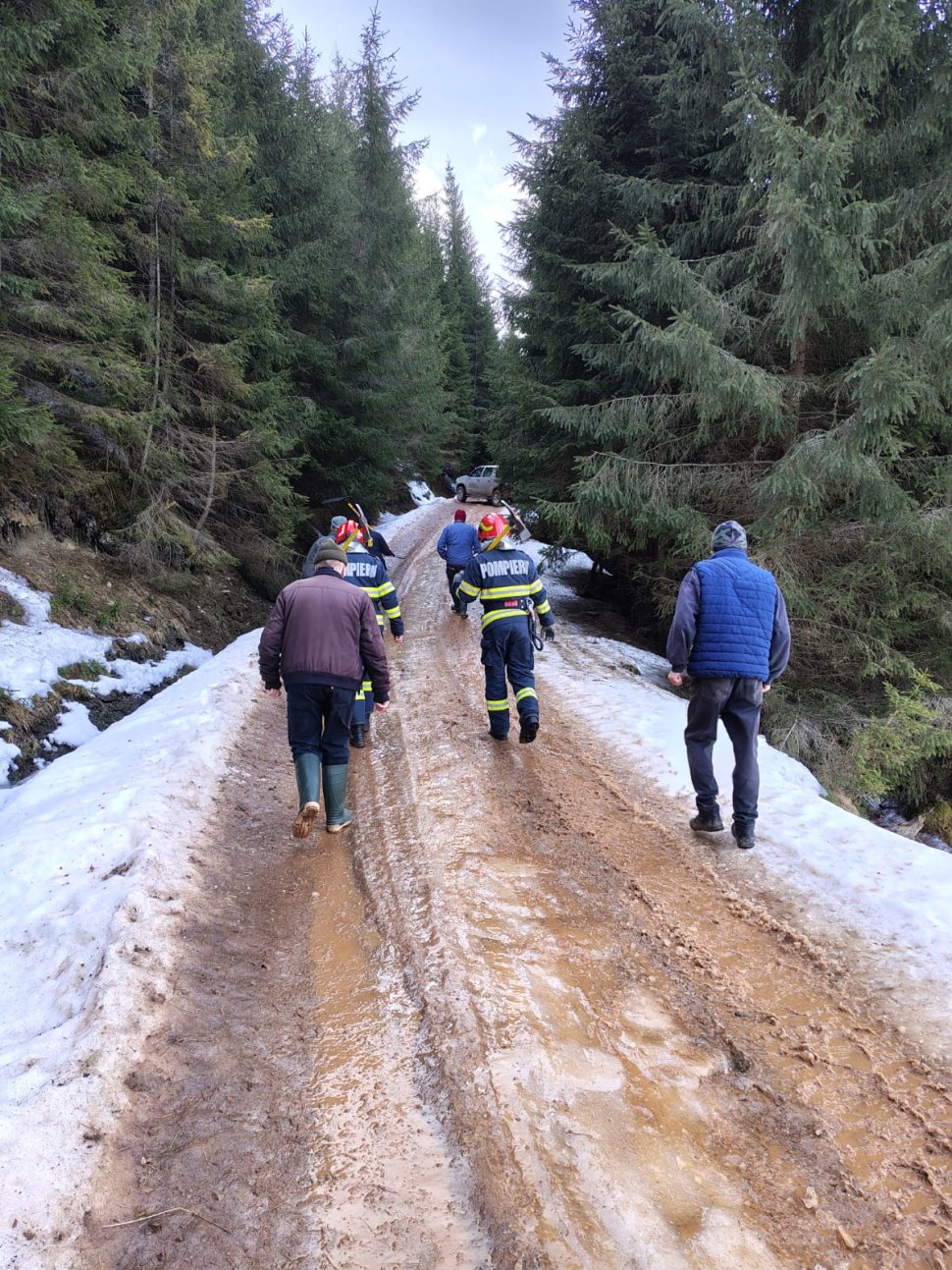 Intervenție dificilă la un incendiu izbucnit în cătunul Fluturica, din comuna Cârlibaba 9120