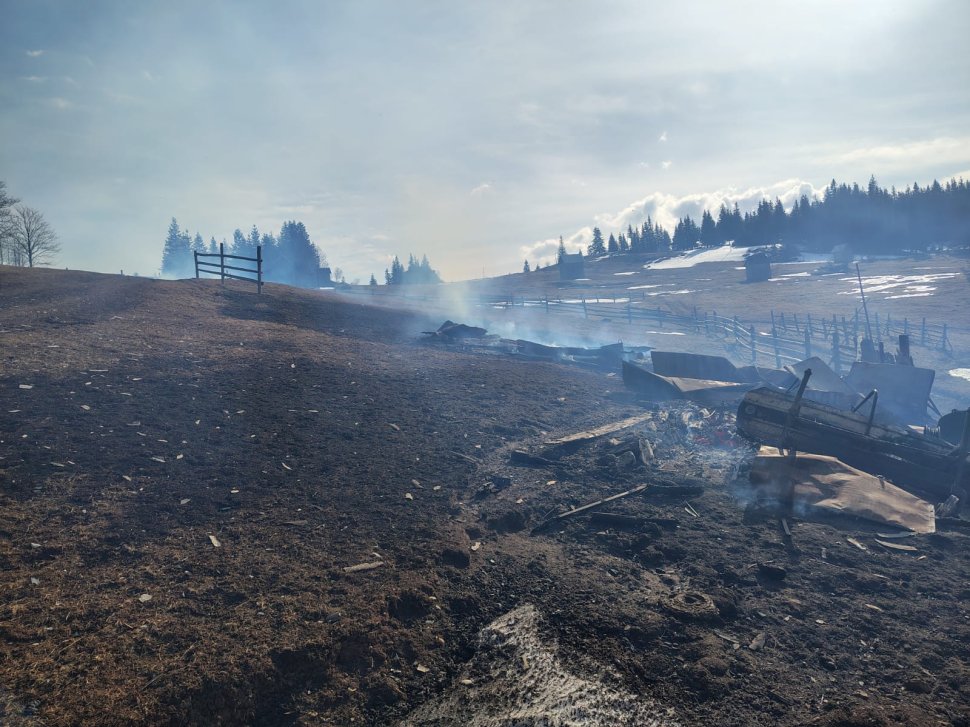 Intervenție dificilă la un incendiu izbucnit în cătunul Fluturica, din comuna Cârlibaba 9134