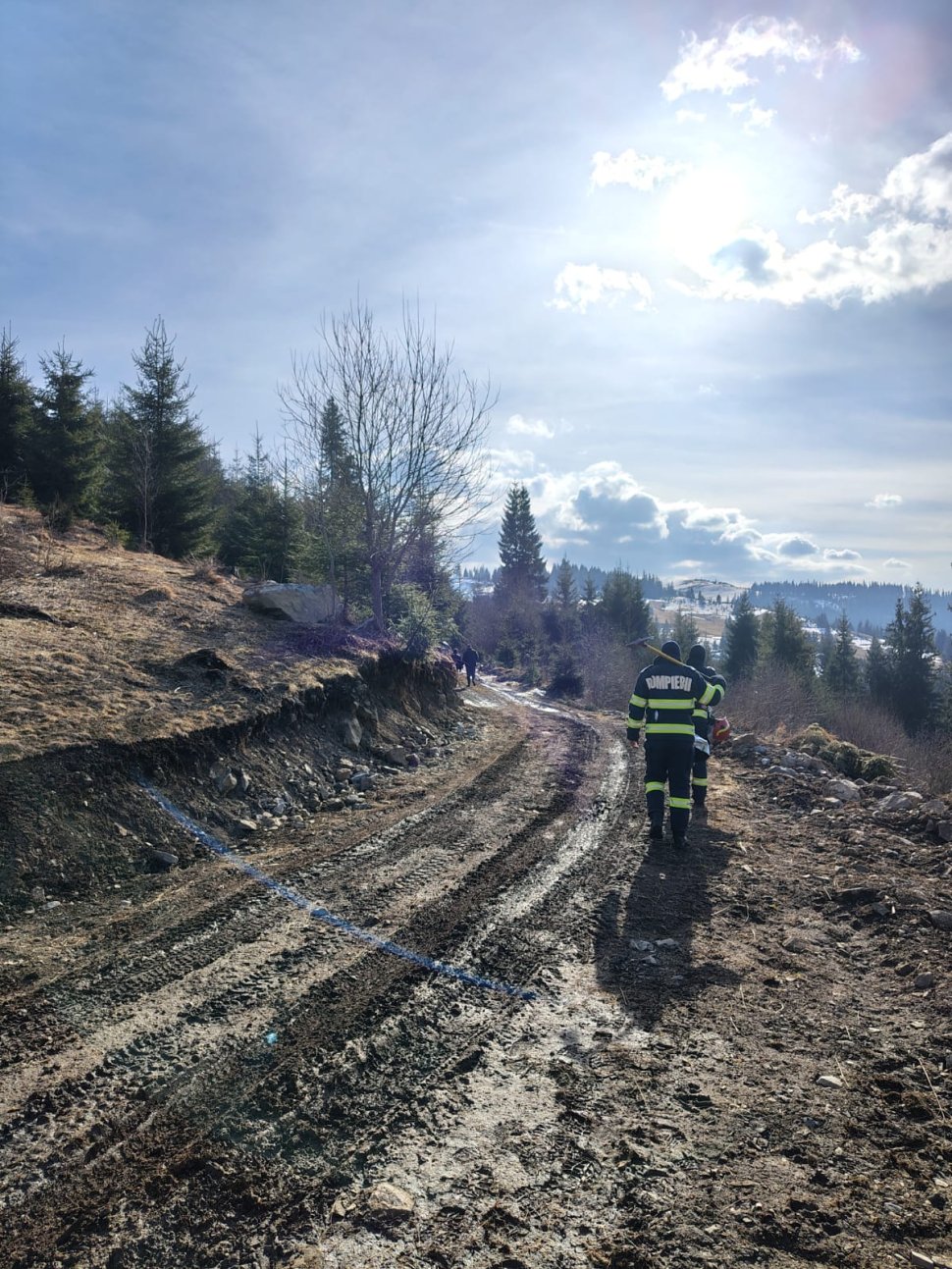 Intervenție dificilă la un incendiu izbucnit în cătunul Fluturica, din comuna Cârlibaba 9140