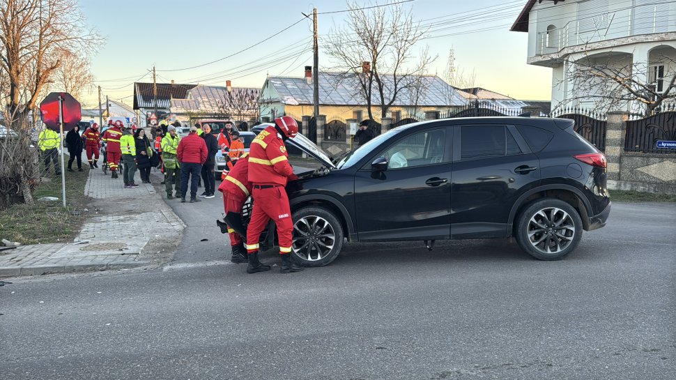 Accident din cauza neacordării de prioritate, într-o intersecție din Bosanci