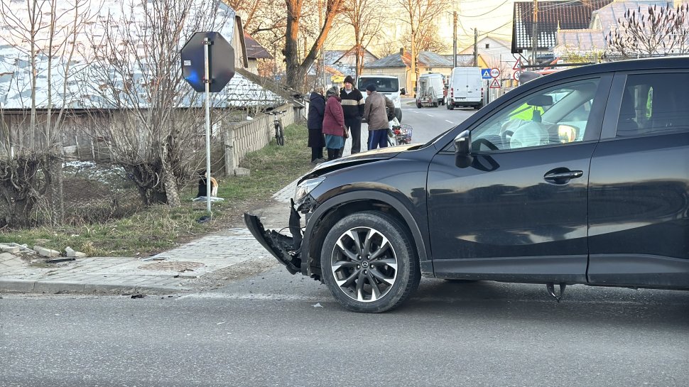 Accident din cauza neacordării de prioritate, într-o intersecție din Bosanci 9311
