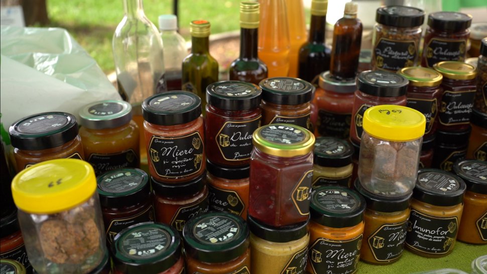 „Din drag de Bucovina” a revenit în campusul universității sucevene  9353