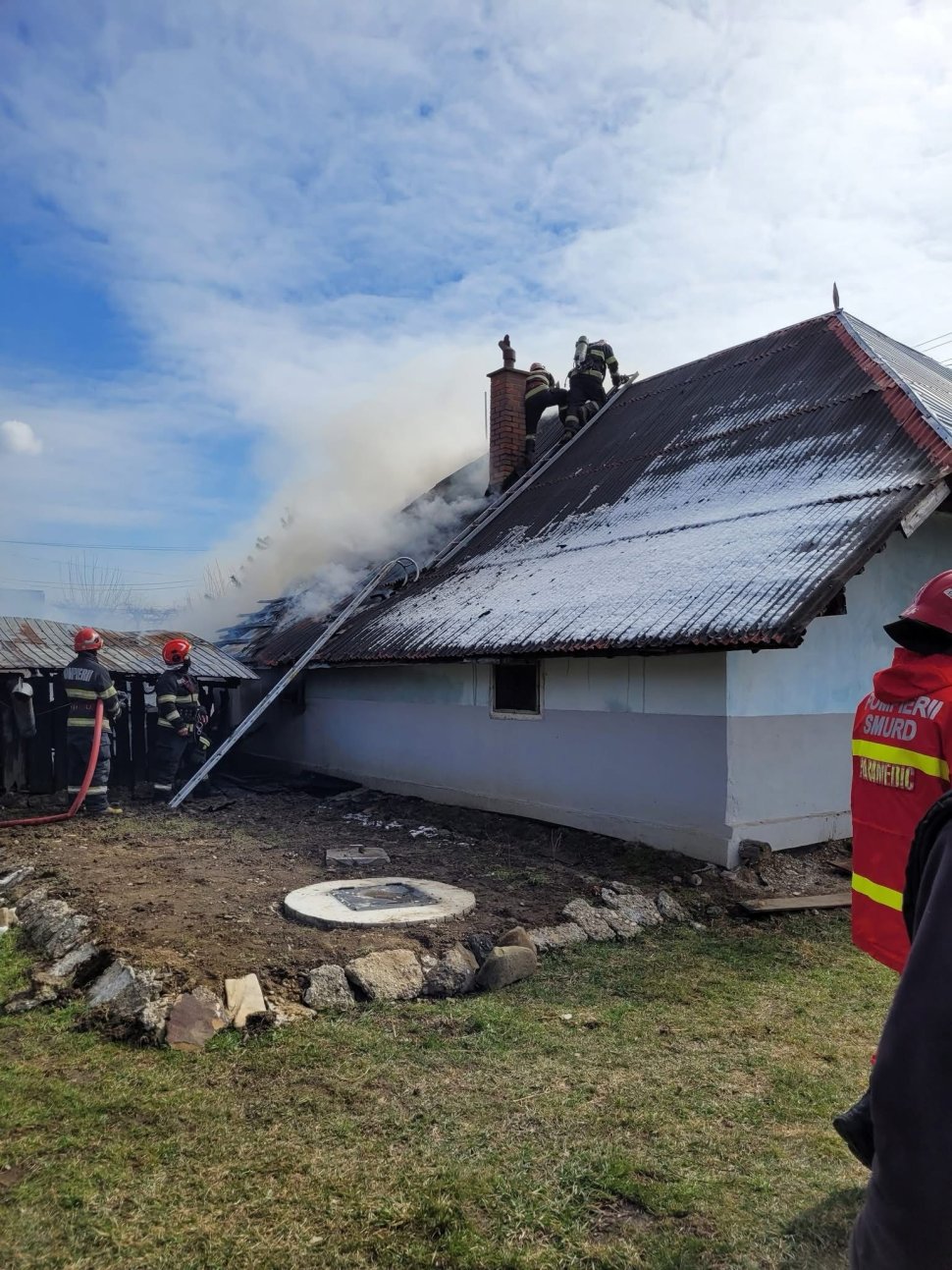 Incendiu puternic într-o gospodărie din Bogdănești 9335