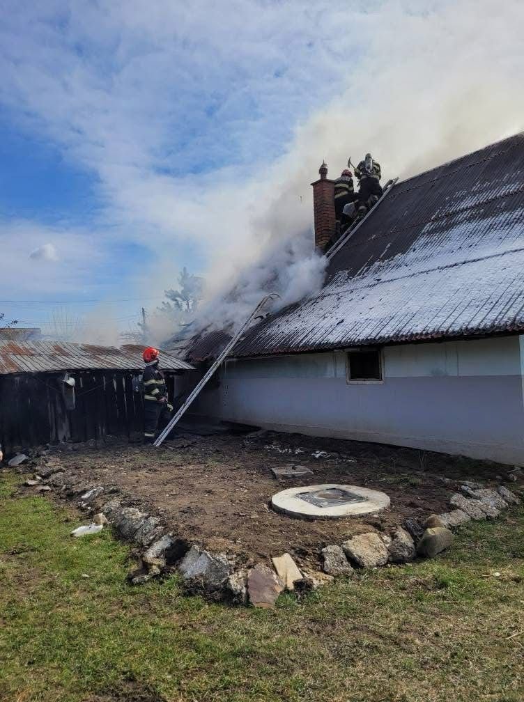 Incendiu puternic într-o gospodărie din Bogdănești 9336