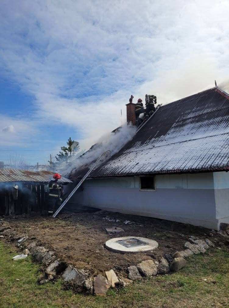 Incendiu puternic într-o gospodărie din Bogdănești 9337