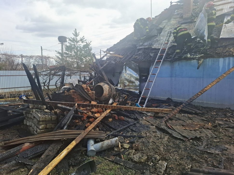 Incendiu puternic într-o gospodărie din Bogdănești 9339