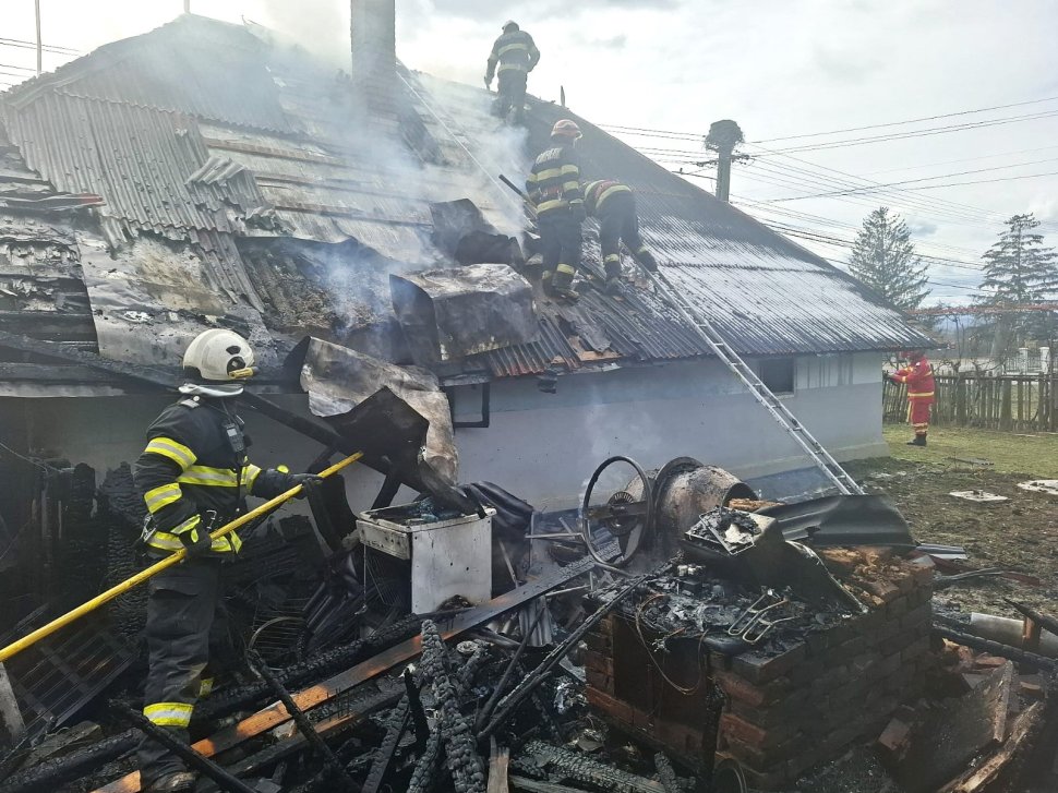 Incendiu puternic într-o gospodărie din Bogdănești 9340