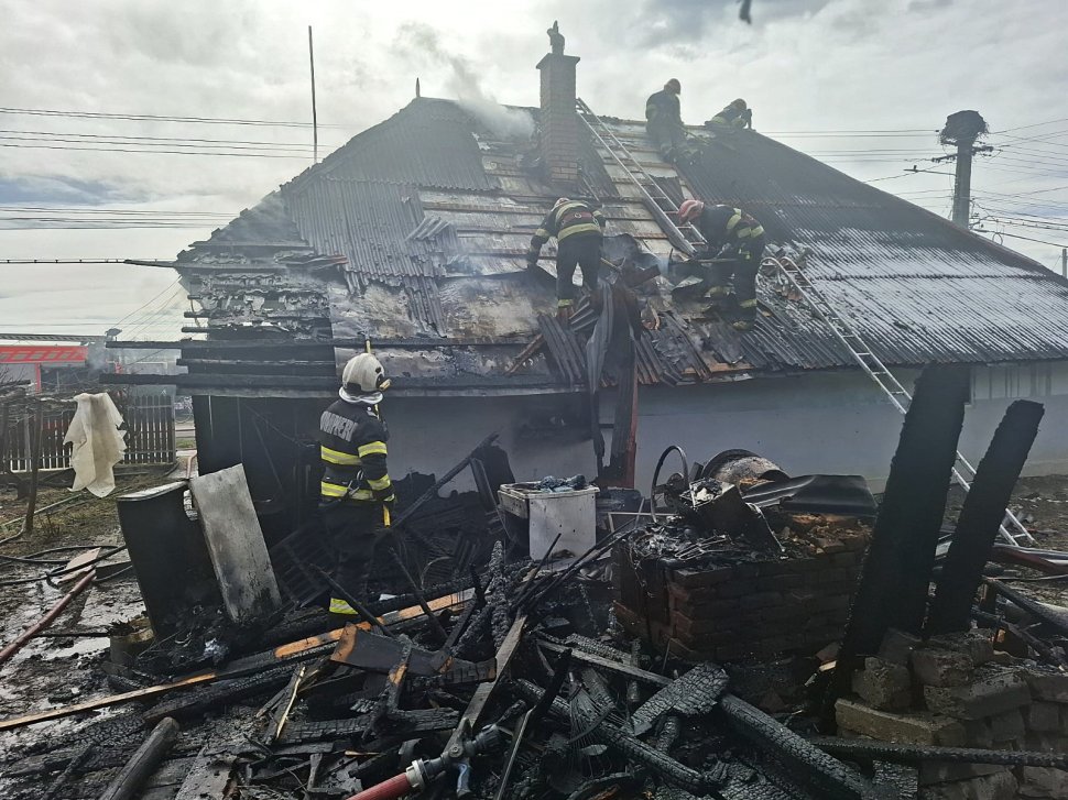 Incendiu puternic într-o gospodărie din Bogdănești 9341