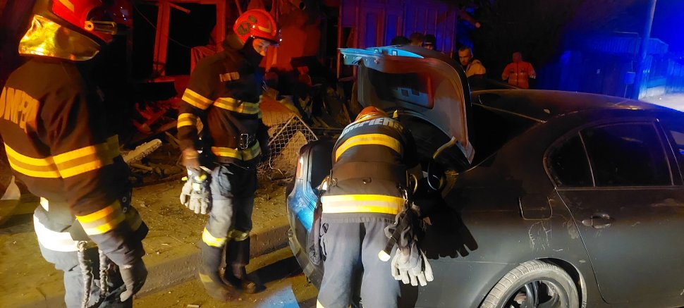 Zidul unei case, pus la pământ de o șoferiță beată în zorii zilei 9330