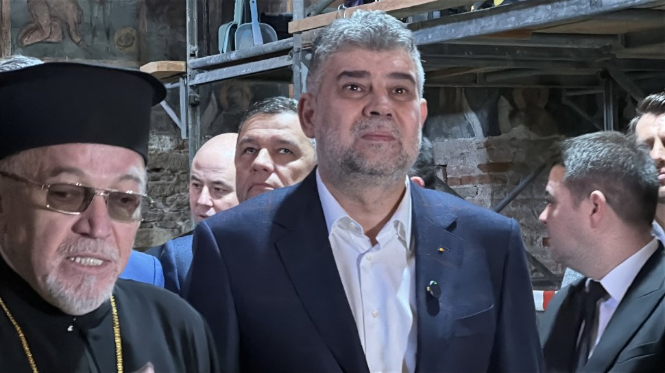 Crin Antonescu a ajuns la Suceava, iar prima oprire a fost la Mănăstirea „Sfântul Ioan cel Nou” de la Suceava 9447