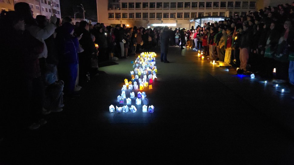 Sute de copii au celebrat sâmbătă seară Ora pământului la Suceava 9458