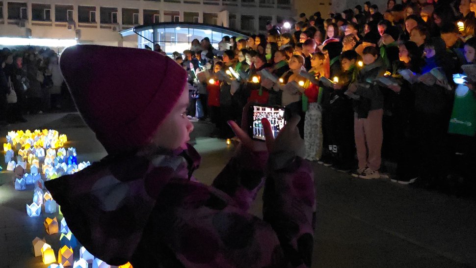 Sute de copii au celebrat sâmbătă seară Ora pământului la Suceava 9461