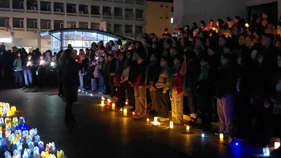 Sute de copii au celebrat sâmbătă seară Ora pământului la Suceava 9464