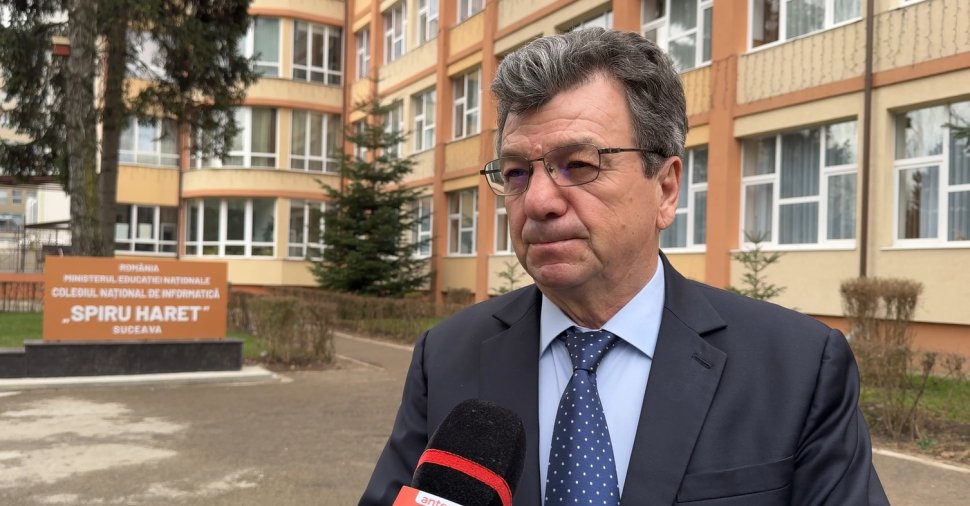 Sute de elevi au susținut luni simularea examenului de bacalaureat 9540