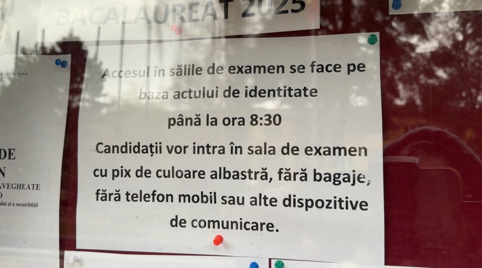 Sute de elevi au susținut luni simularea examenului de bacalaureat 9541