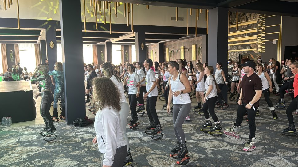 Peste 300 de sportivi au ajuns în weekend la un eveniment Kangoo Jumps 9592