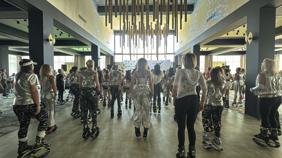 Peste 300 de sportivi au ajuns în weekend la un eveniment Kangoo Jumps 9599