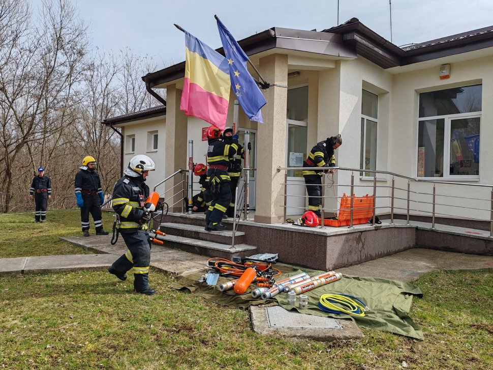 Exercițiu ISU la Școala Primară Săcuța din comuna Boroaia 9723