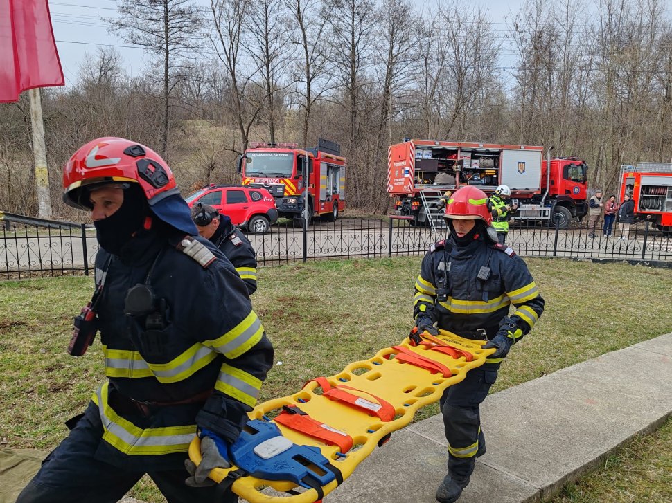 Exercițiu ISU la Școala Primară Săcuța din comuna Boroaia 9726