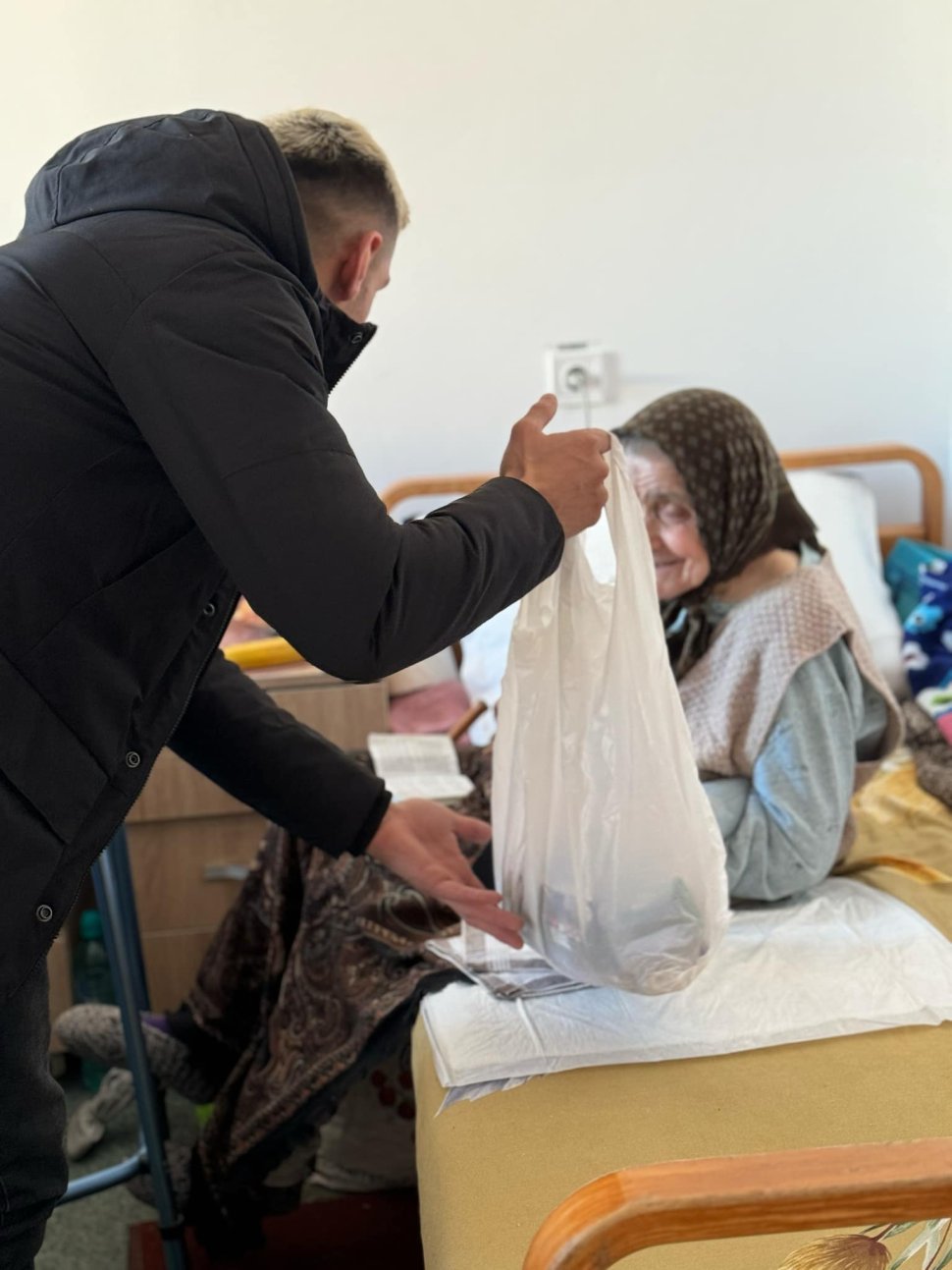 „Împreună aducem lumină în suflete”, campanie inițiată de un tânăr nemțean 9633