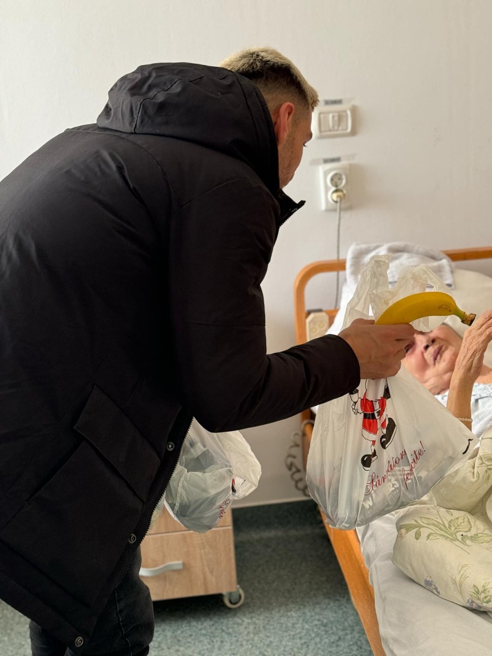 „Împreună aducem lumină în suflete”, campanie inițiată de un tânăr nemțean 9639