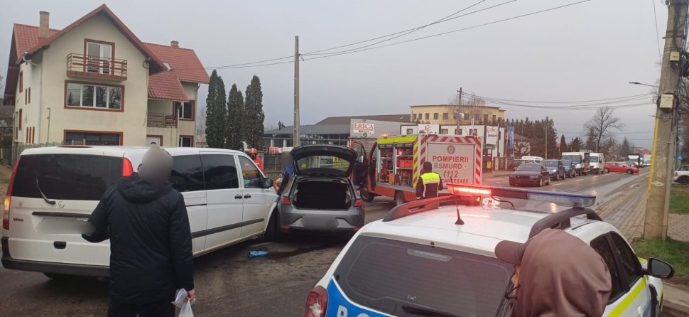 Patru persoane rănite într-un accident produs pe strada Gheorghe Doja din Suceava 9857