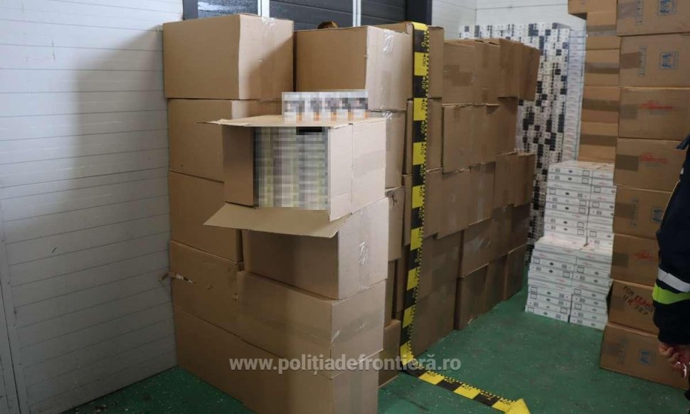 Captură uriașă la frontiera cu Ucraina: peste 130.000 de pachete de țigări confiscate 9912