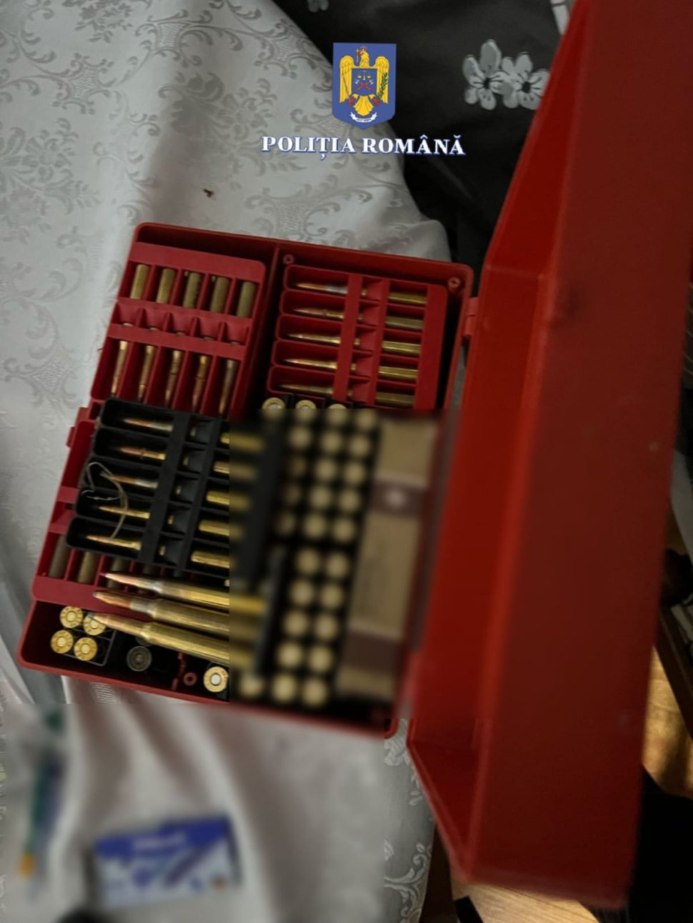 Percheziții de amploare la 21 de adrese într-un dosar privind nerespectarea regimului armelor și munițiilor 9975